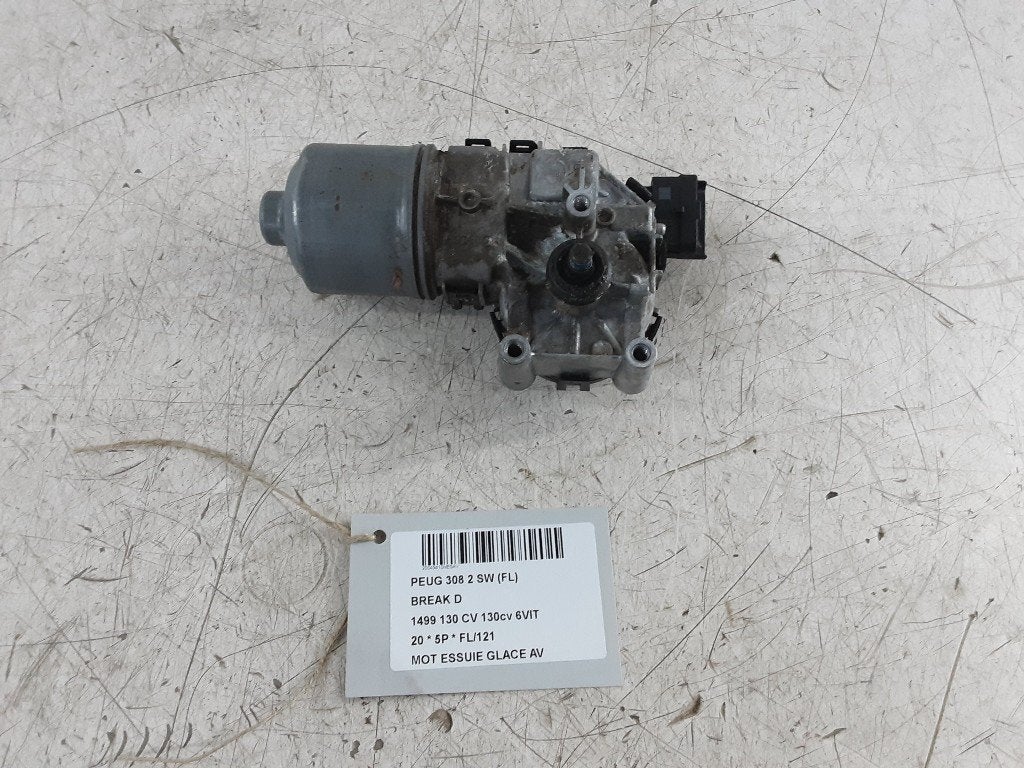 RUITENWISSERMOTOR VOOR 308 SW (L4 / L9 / LC / LJ / LR), Gebruikt, Mevr. I. Hauben, Rue de l'Espoir 34 34
4030  GRIVEGNÉE, BE, Info@Collignon.be