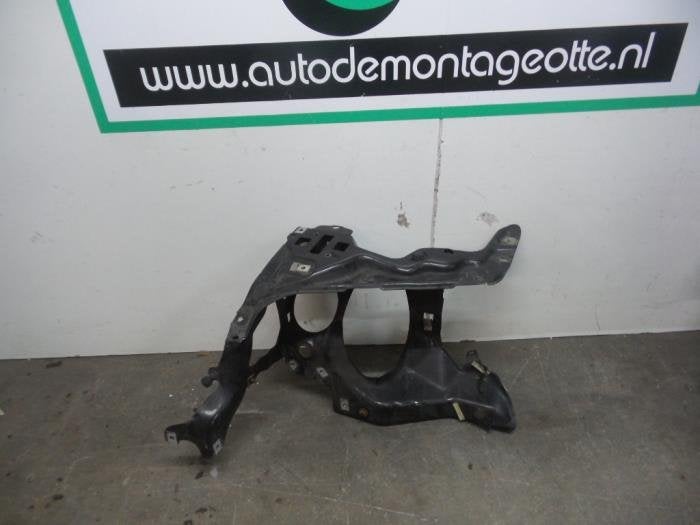 Cadre phare gauche d'un BMW 7-Serie (7-Serie 02-), -, 3 mois de garantie, Utilisé, -