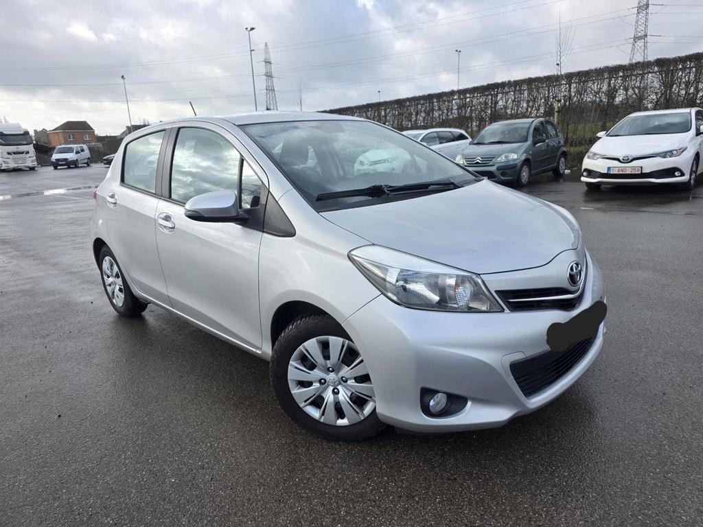 Toyota Yaris 1.3 benzine Automatik, Auto's, Automaat, Euro 5, Stof, 4 cilinders