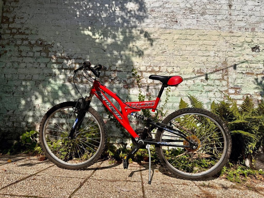 velo appache, vtt, suspension, 24 pouces rouge, adolescent, Autres marques, Frein sur jante, Enlèvement, Moins de 45 cm