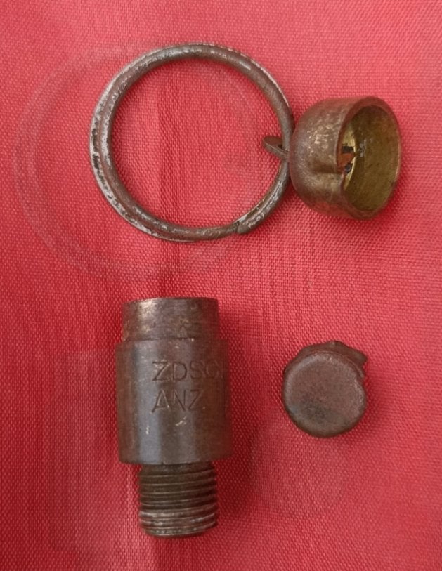 Allumeur inerte pionnier Allemand Zündschnuranzünder 29 ww2, Envoi, Armée de terre, Douilles ou Pièces de fouille