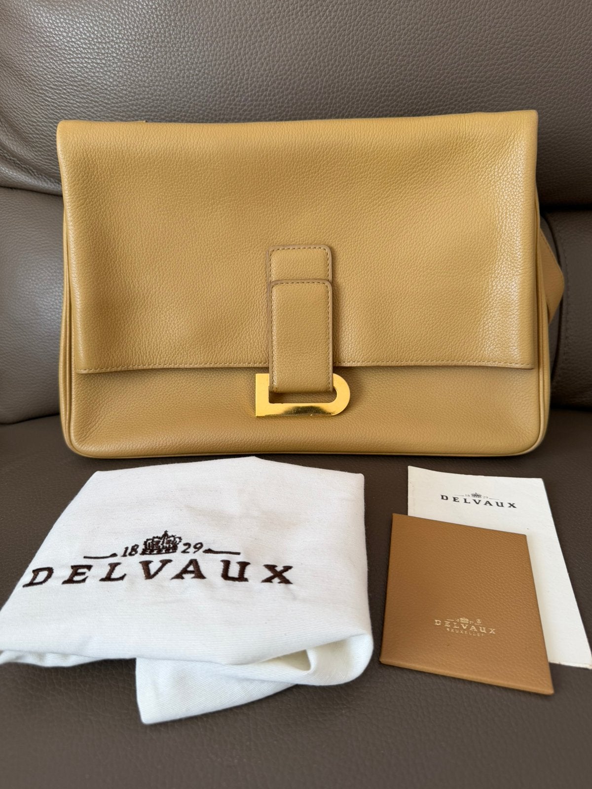 Delvaux Relais Trotteur Sahara avec certificat, Handtassen en Accessoires, Ophalen of Verzenden, Zo goed als nieuw