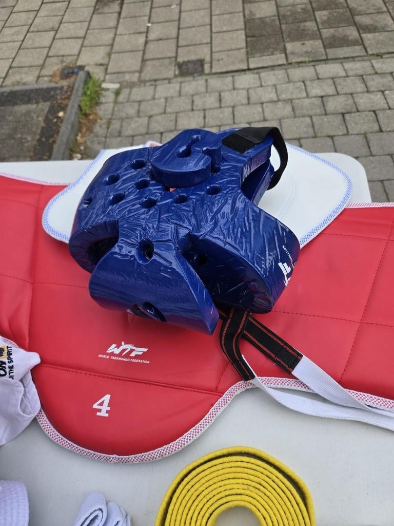 Verschillende kledij, bescherming pantser., Sport en Fitness, Vechtsporten en Zelfverdediging, Ophalen, Taekwondo