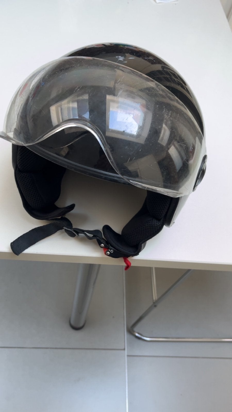 Zwarte VITO helm, Ophalen of Verzenden, Zo goed als nieuw