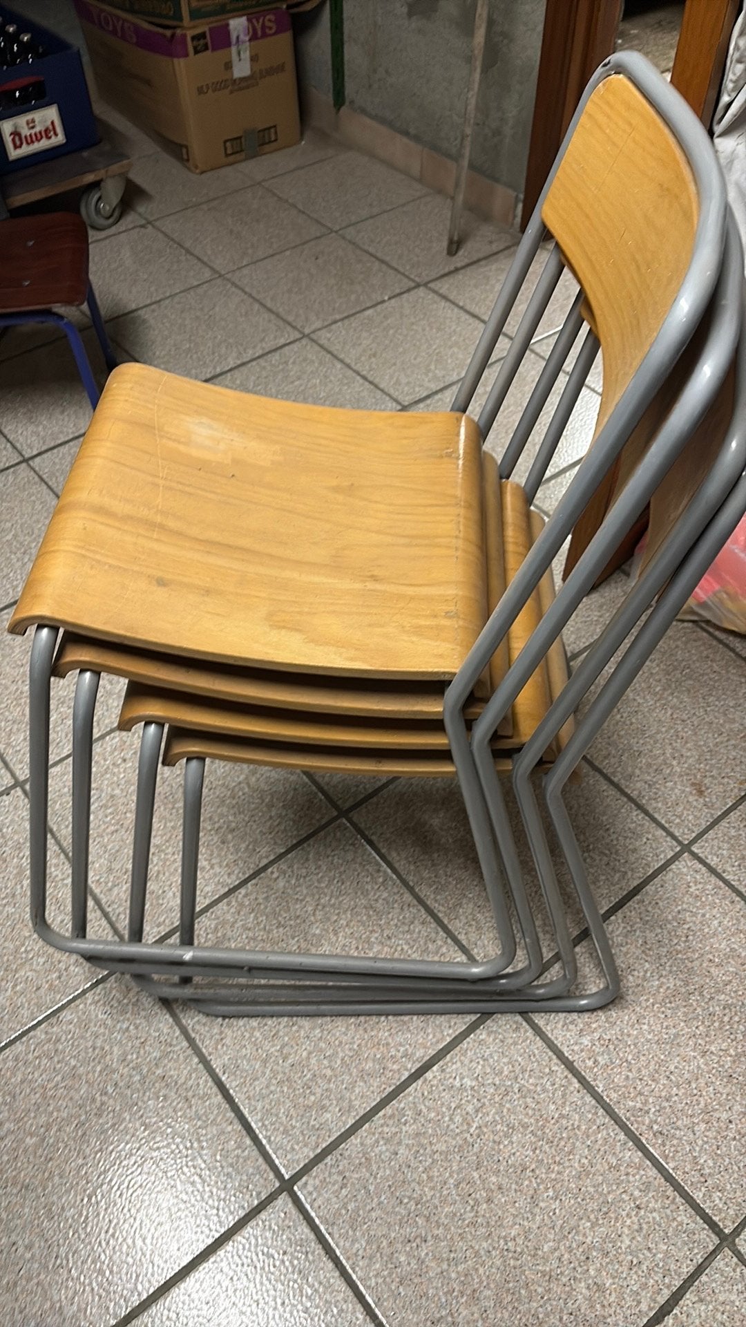 Stapelstoel gratis ophalen, Ophalen, Gebruikt, Twee