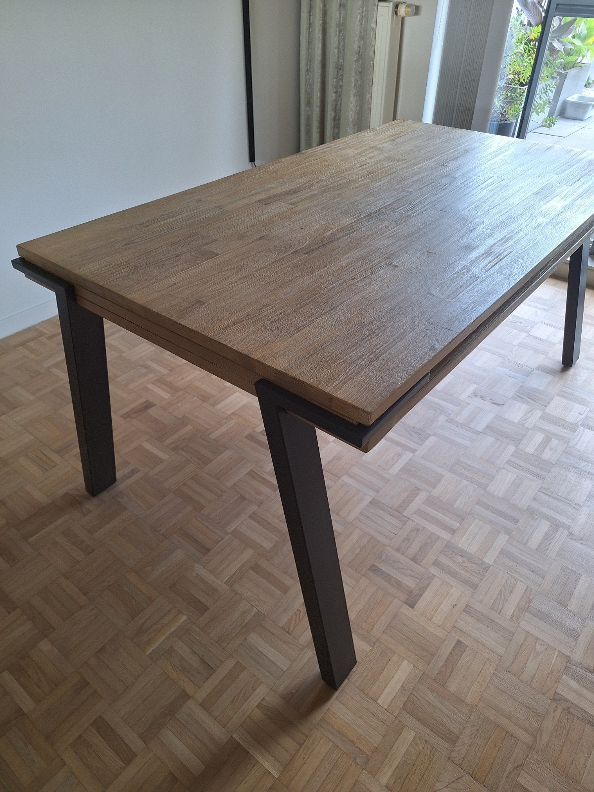 nieuwe eettafel in hout met zwart onderstel, Ophalen, Eikenhout, 50 tot 100 cm, Vijf personen of meer