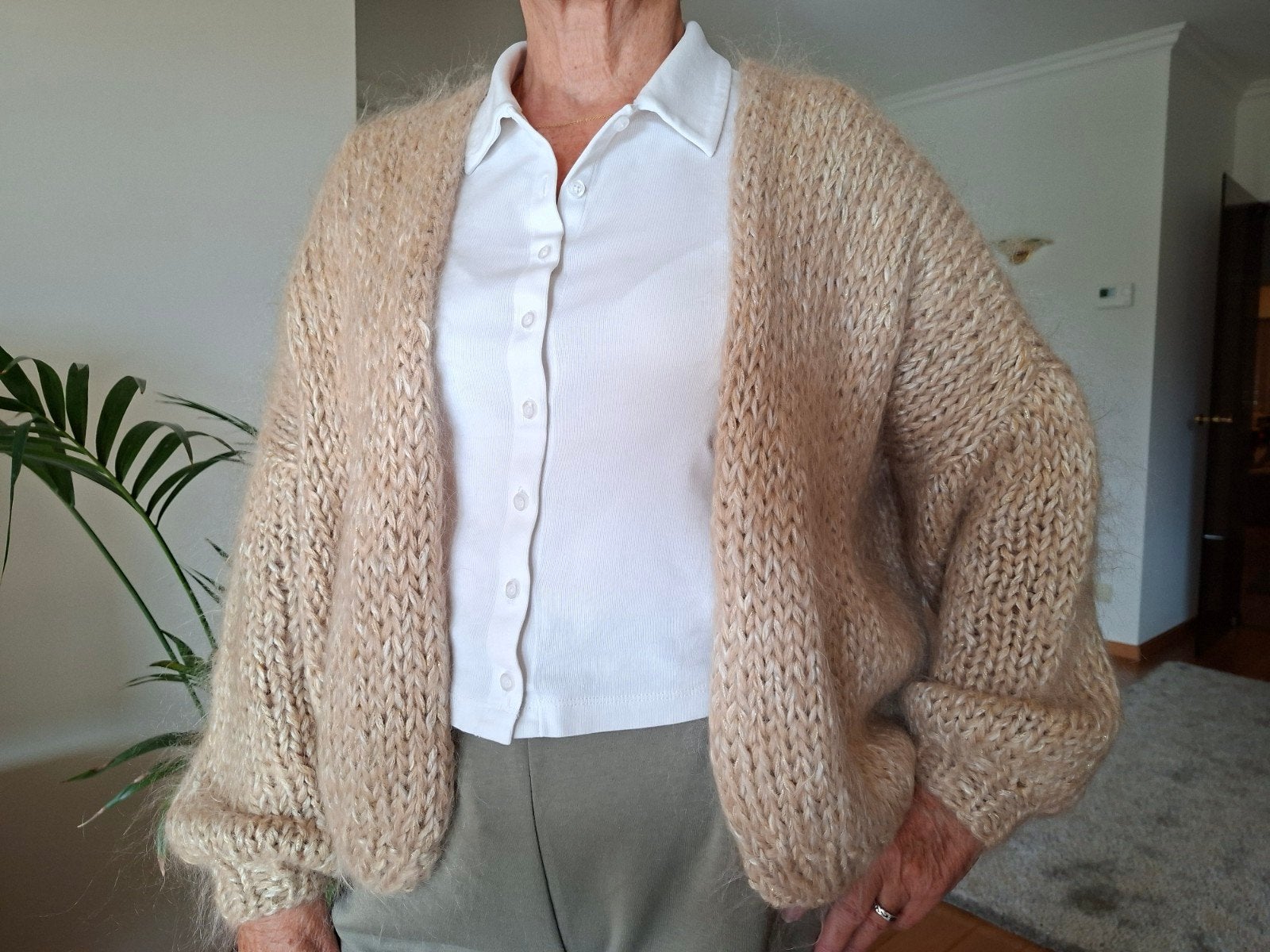 beige handmade bernadette, Kleding | Dames, Truien en Vesten, Ophalen of Verzenden, Beige