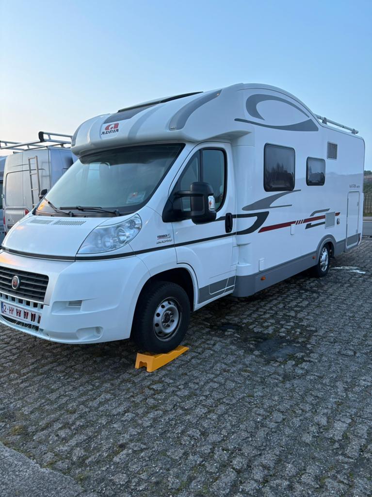 CAmping car adria matrixx 5places, Caravanes & Camping, 6 à 7 mètres, Toilette à cassette, Fiat, Boîte manuelle