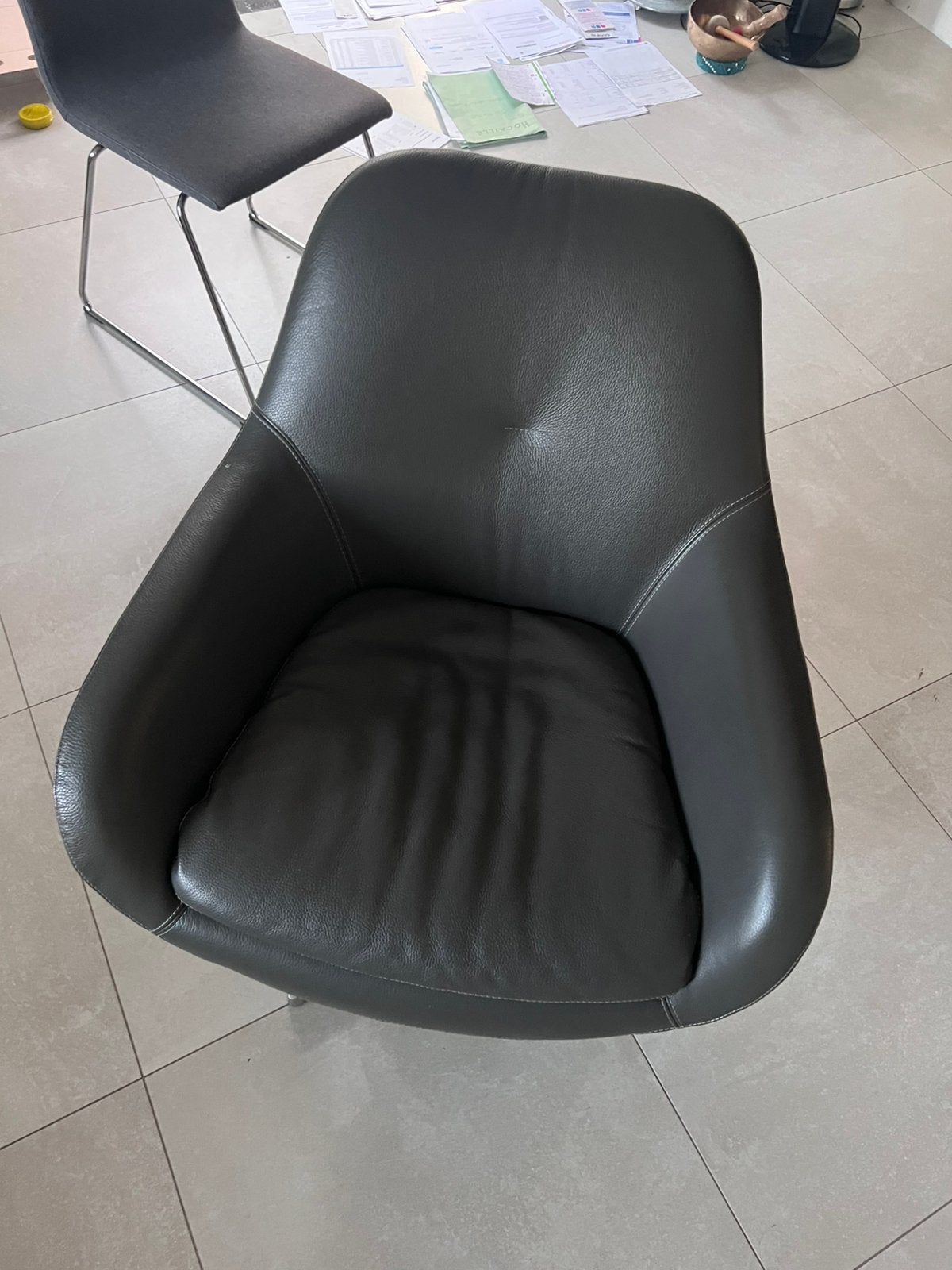 Fauteuil cuir anthracite LEOLUX, Gris, Comme neuf, Enlèvement, Contemporain -moderne