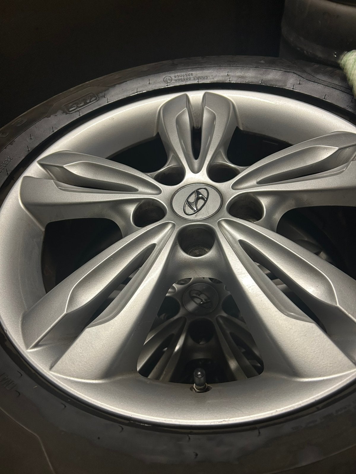 Velg met band Hyundai metk tucson nog in goede staat 225 /60, Auto diversen, Ophalen, Zo goed als nieuw
