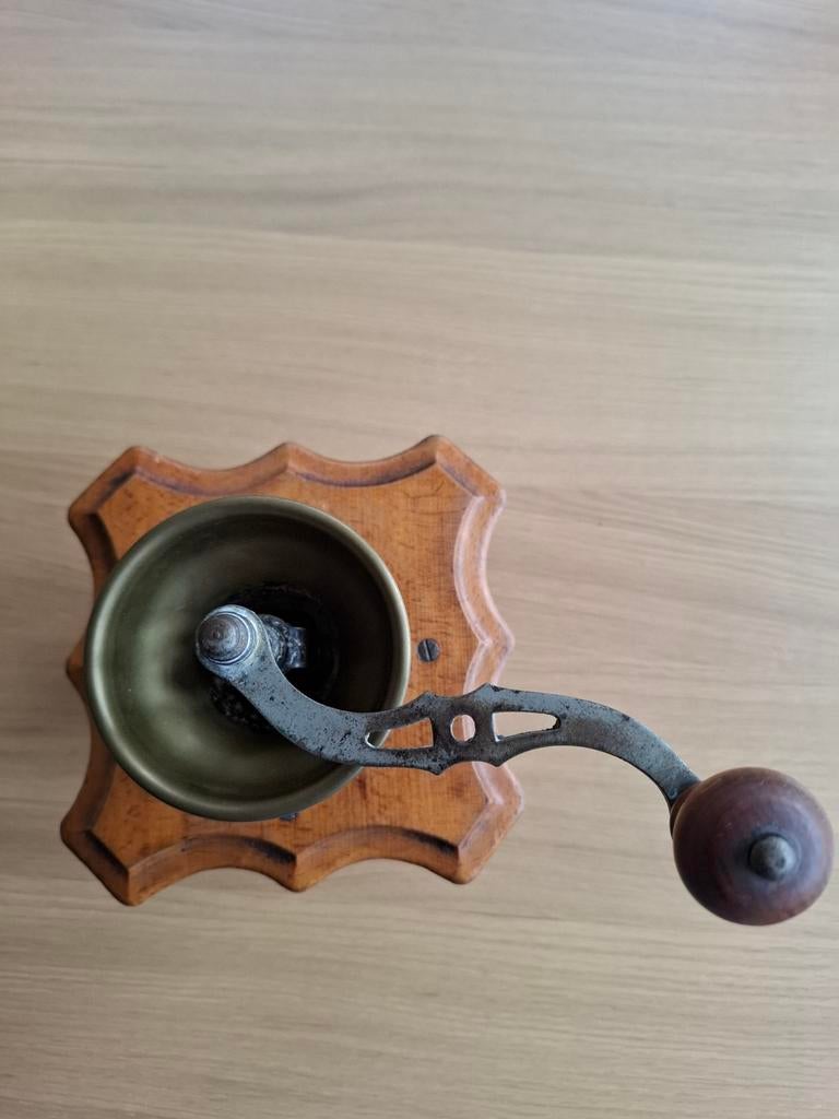 Antieke koffiemolen, Antiek en Kunst, Ophalen