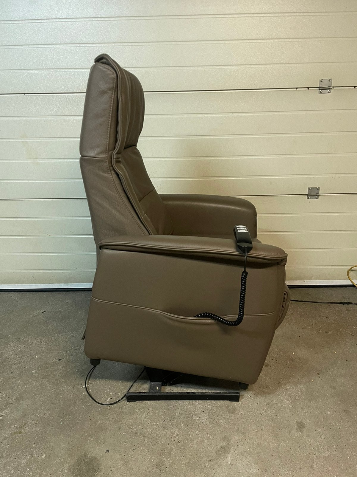 Elektrische rolstoel voor mensen met een handicap, Ophalen, Pratique et confortable, Zo goed als nieuw, 50 tot 75 cm