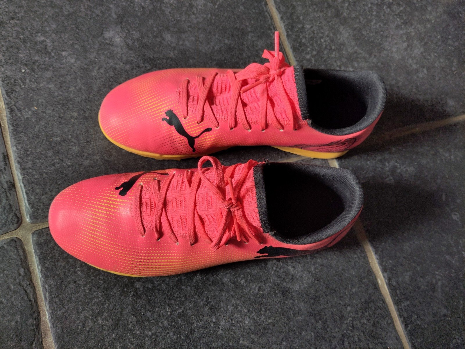 Puma indoor voetbalschoenen maat 38, Sport en Fitness, Voetbal, Ophalen of Verzenden, Gebruikt, Schoenen
