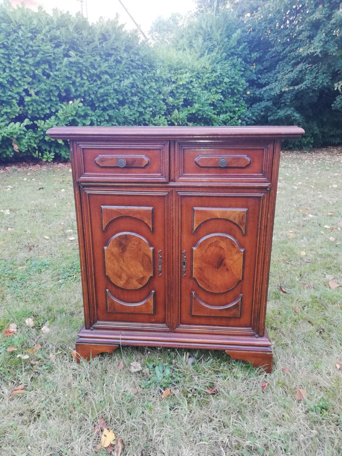 Walnoot dressoir, Ophalen