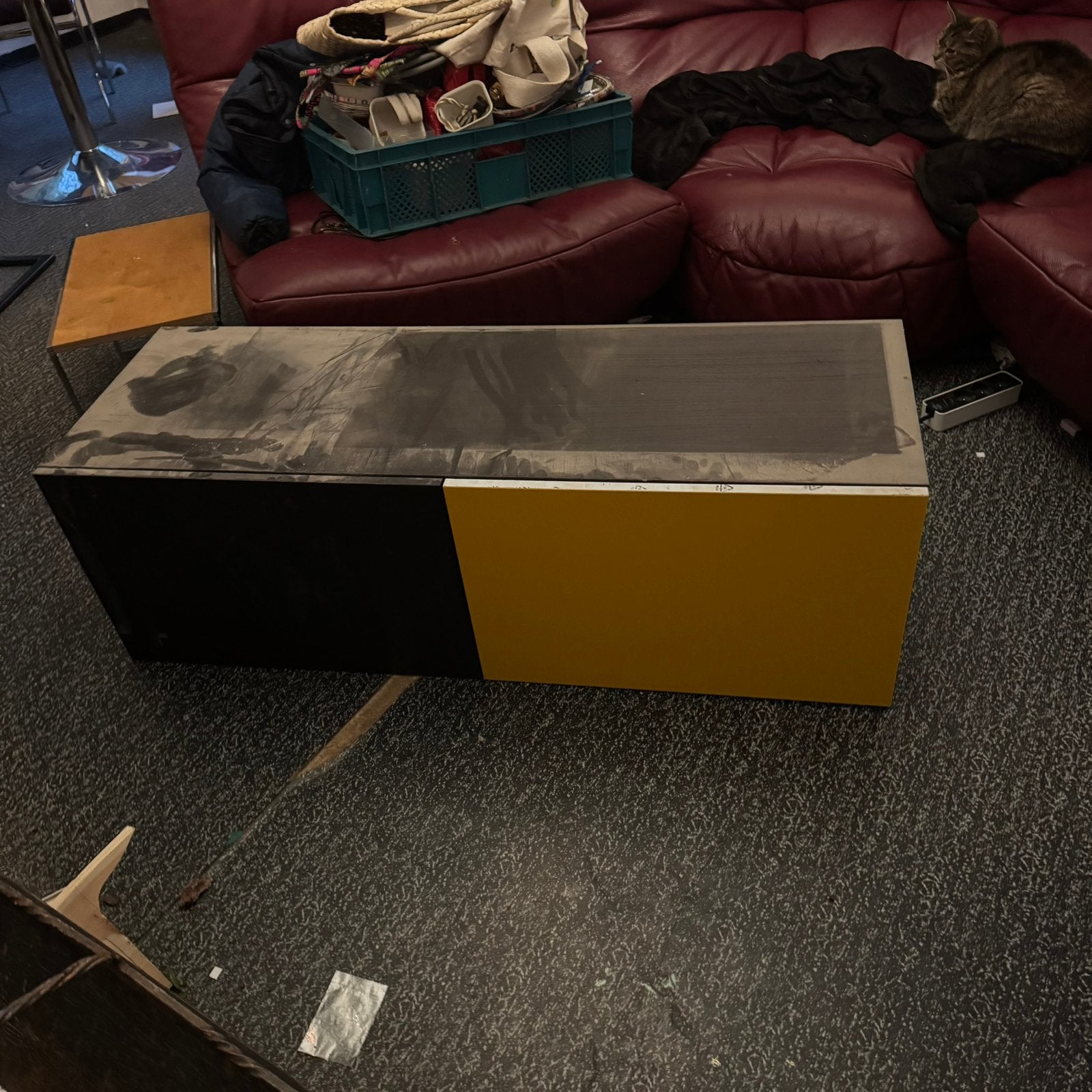 Ikea besta, Enlèvement, Comme neuf