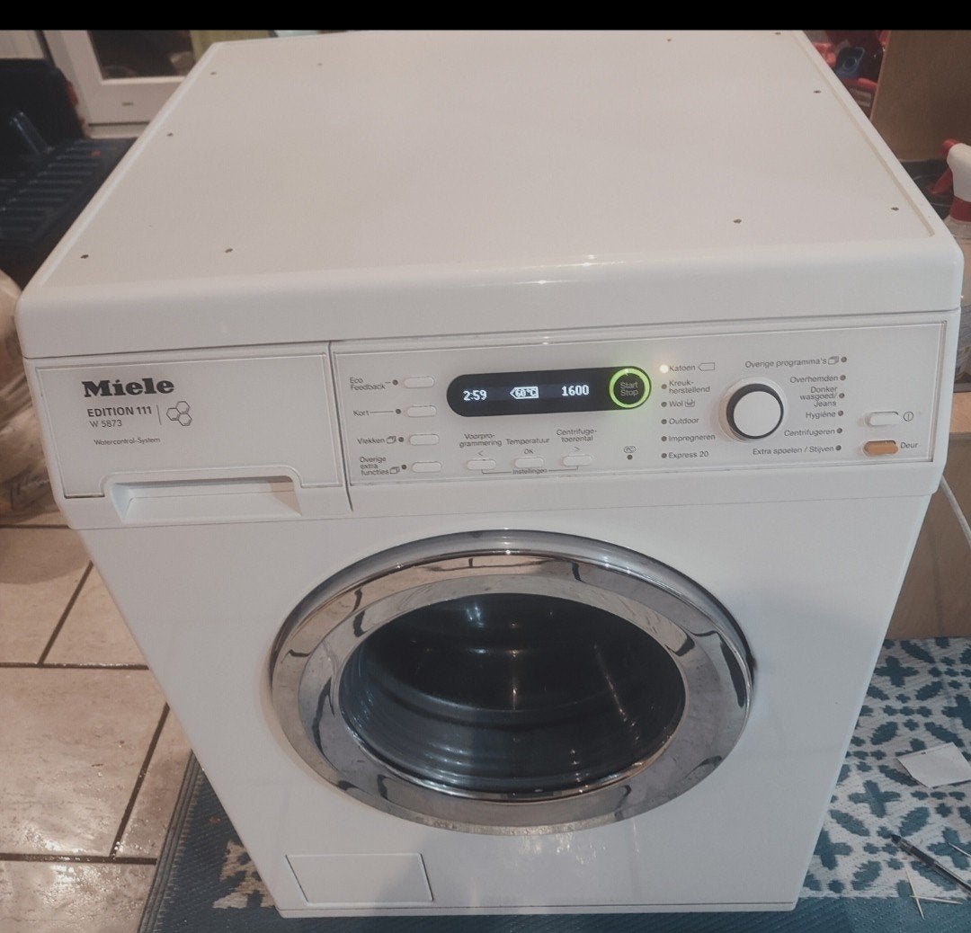 Miele 8 kilo-1600 tr/min A+++ économe en énergie en parfait, Electroménager, Lave-linge, 1600 tours ou plus, Comme neuf, Chargeur frontal