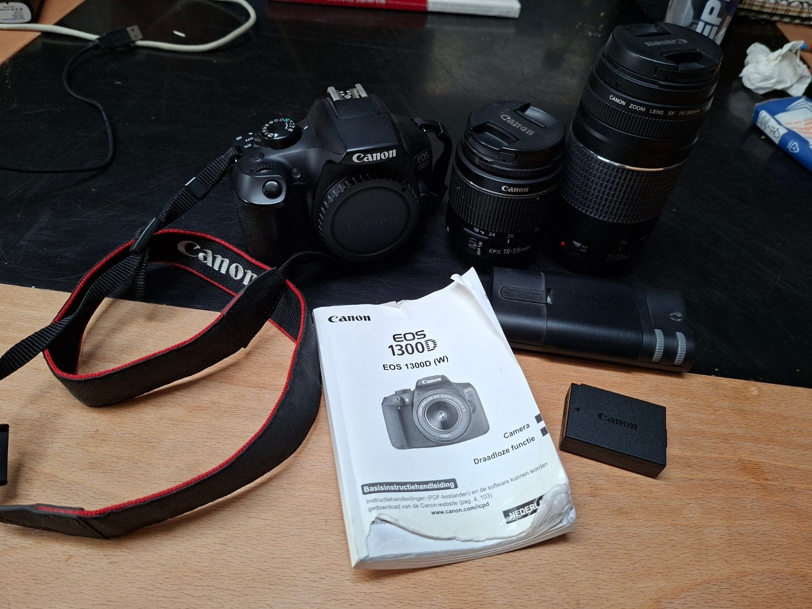 Appareil photo Canon EOS 1300D, TV, Hi-fi & Vidéo, Appareils photo numériques, Enlèvement ou Envoi, Canon, Utilisé, Chargeur