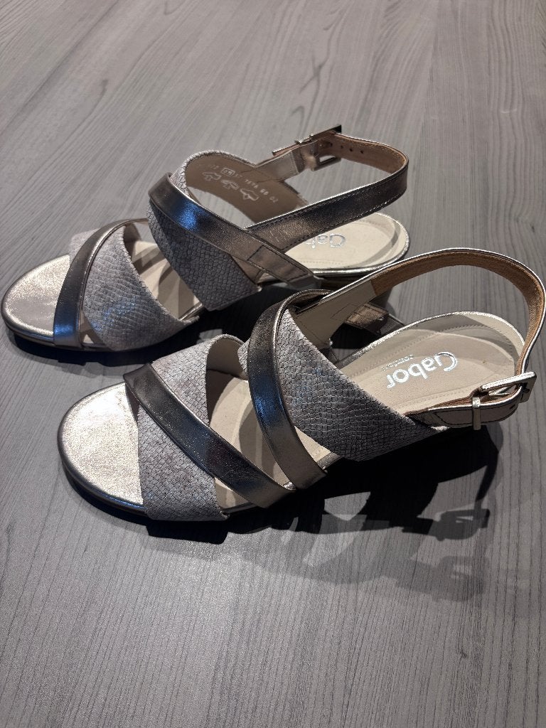 Gabor Comfort goudkleurige sandalen in heel goede st, Overige kleuren, Gabor, Zo goed als nieuw, Sandalen of Muiltjes