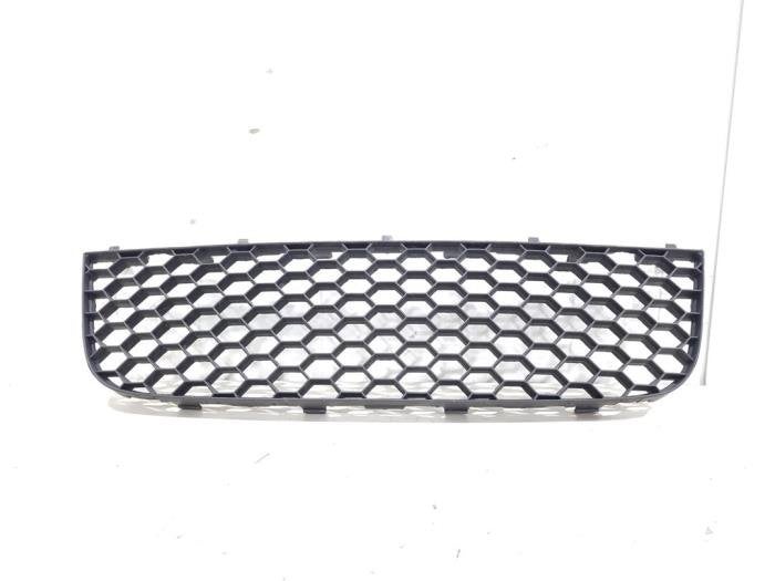 Calandre d'un Volkswagen Golf, Autos : Pièces & Accessoires, Carrosserie & Tôlerie, Volkswagen, Utilisé, 3 mois de garantie, Enlèvement ou Envoi