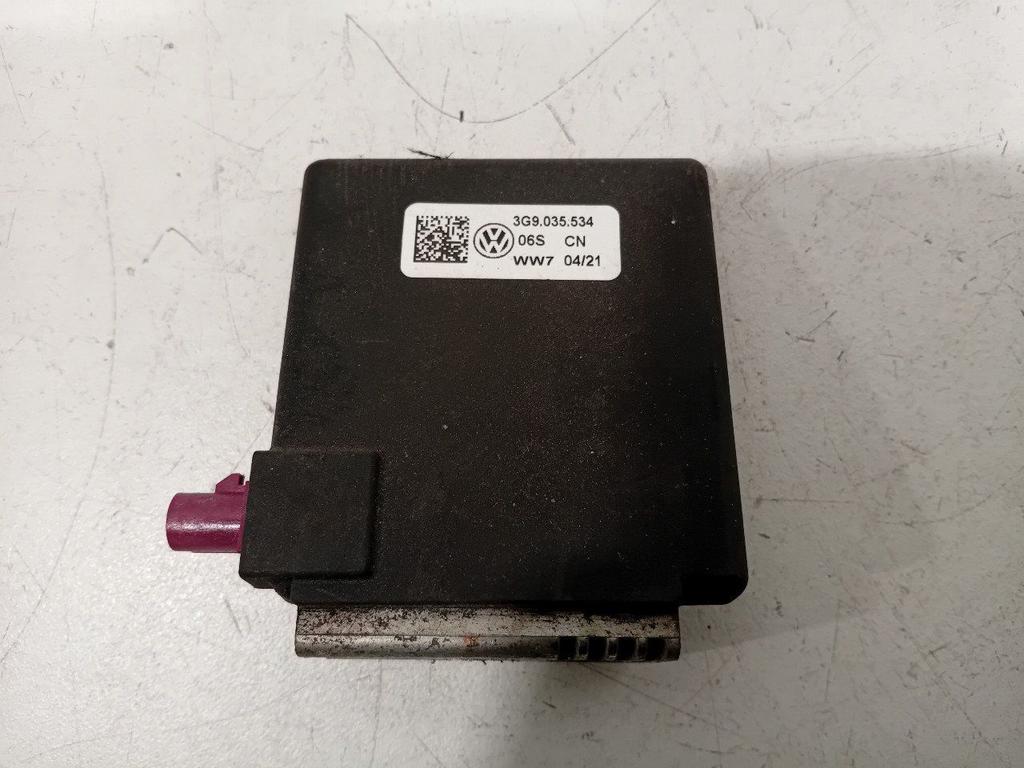 Antenne versterker Volkswagen Passat, Enlèvement ou Envoi, Van der Ven Autorecycling B.V., Onderdelen@venauto.nl, Ettenseweg 76, 4706 PB Roosendaal, The Netherlands