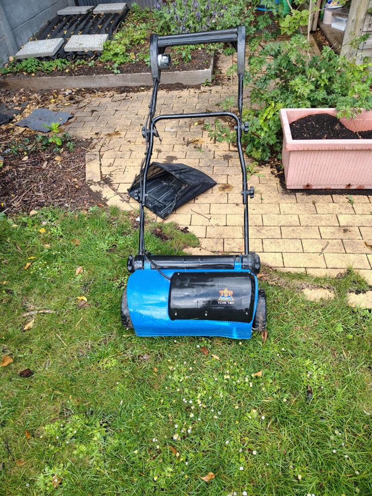 Verticuteermachine, Ophalen