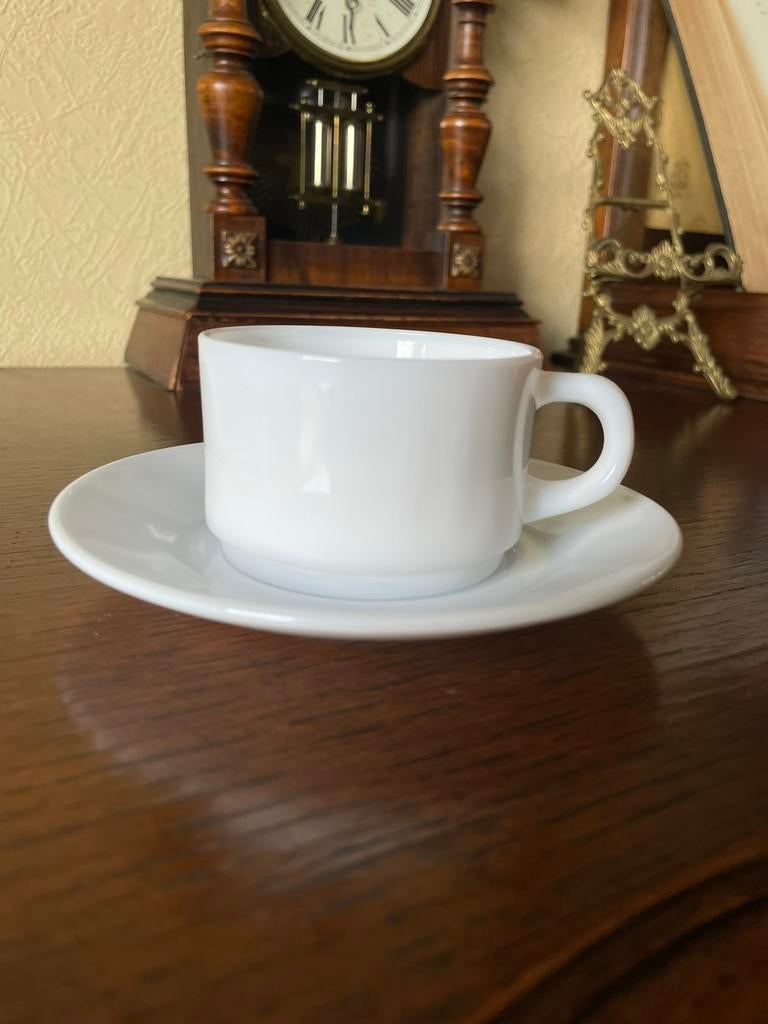 Tasse et soucoupe Arcopal bistrot, Maison & Meubles, Enlèvement ou Envoi, Utilisé, Tasse(s) et/ou soucoupe(s)