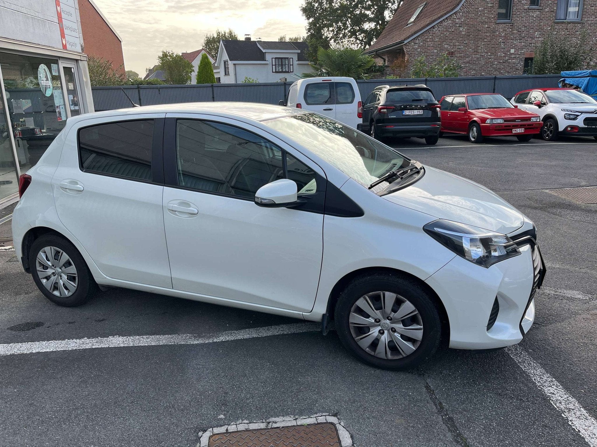Toyota Yaris Yaris 1.0i VVT-i Life, Autos, Achat, 998 cm³, Euro 6, Entreprise