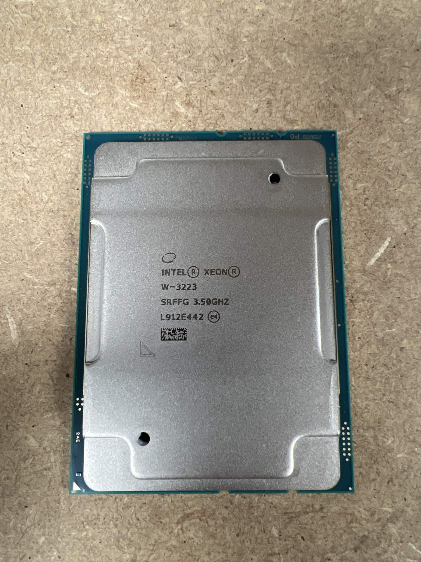 Intel Xeon W-3223 8-core 3,5 GHz LGA3647 – uit Mac Pro 2019, Computers en Software, Ophalen of Verzenden, Gebruikt