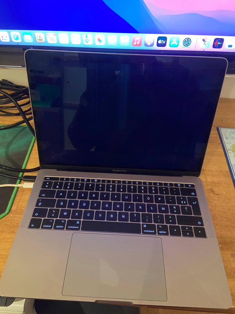 Apple Macbook pro 2017 met niet werkend beeldscherm, Computers en Software, Apple Macbooks, Zo goed als nieuw, MacBook, 8 GB, Ophalen of Verzenden
