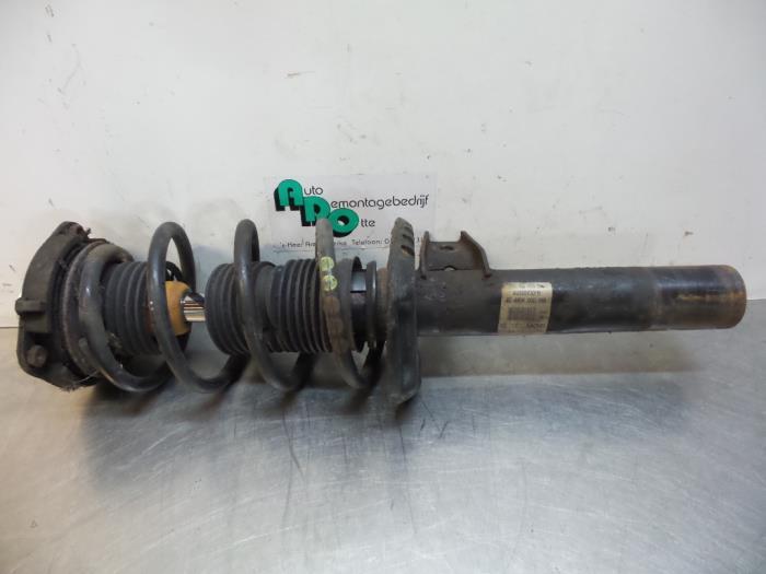 Barre amortisseur avant gauche d'un Audi A3 (A3 03-), -, 3 mois de garantie, Audi, Utilisé