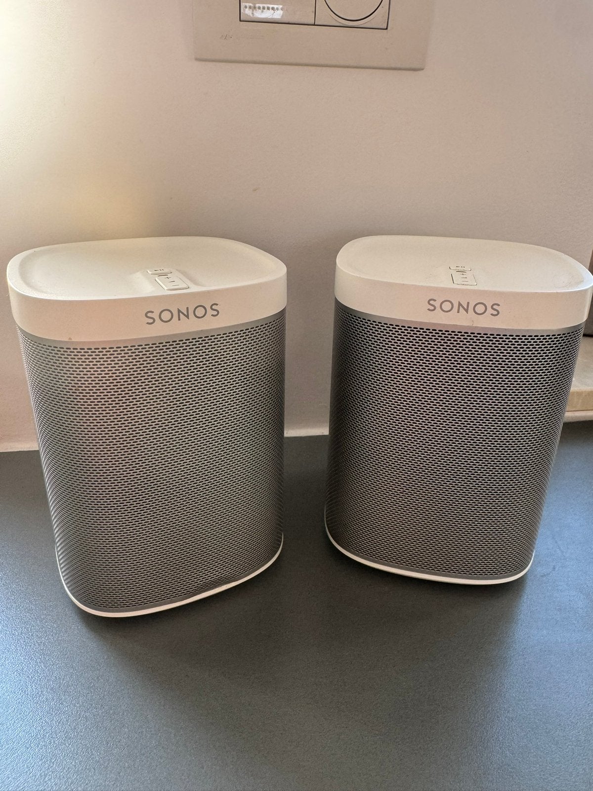 Paire de Sonos Play 1, Autres marques, Moins de 60 watts, Enlèvement, Utilisé
