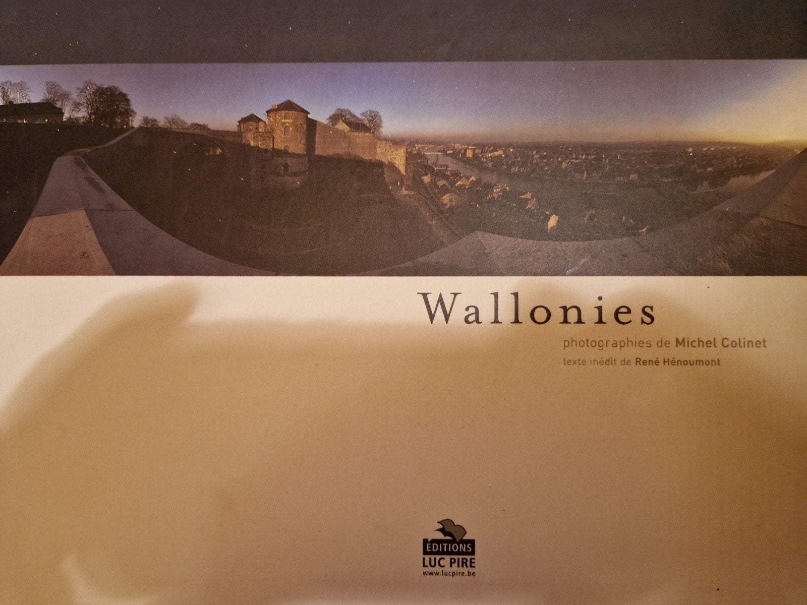 Boek "Wallonies". Edities LUC PIRE., Ophalen