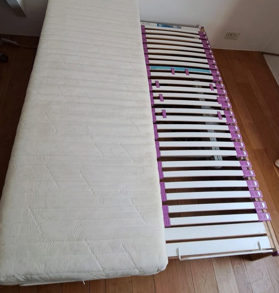 Tweepersoonsbed 140x200 met elektrische lattenbodems, Huis en Inrichting, Slaapkamer | Matrassen en Bedbodems, Ophalen, 200 cm