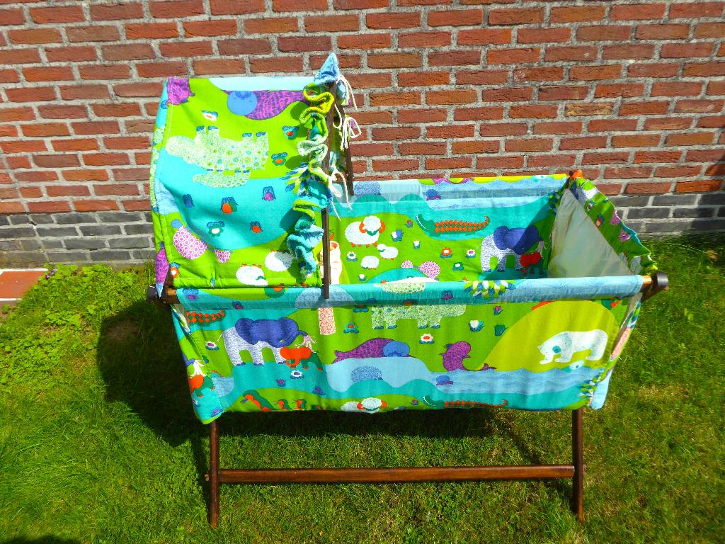 ANTIEKE WIEG, Ophalen