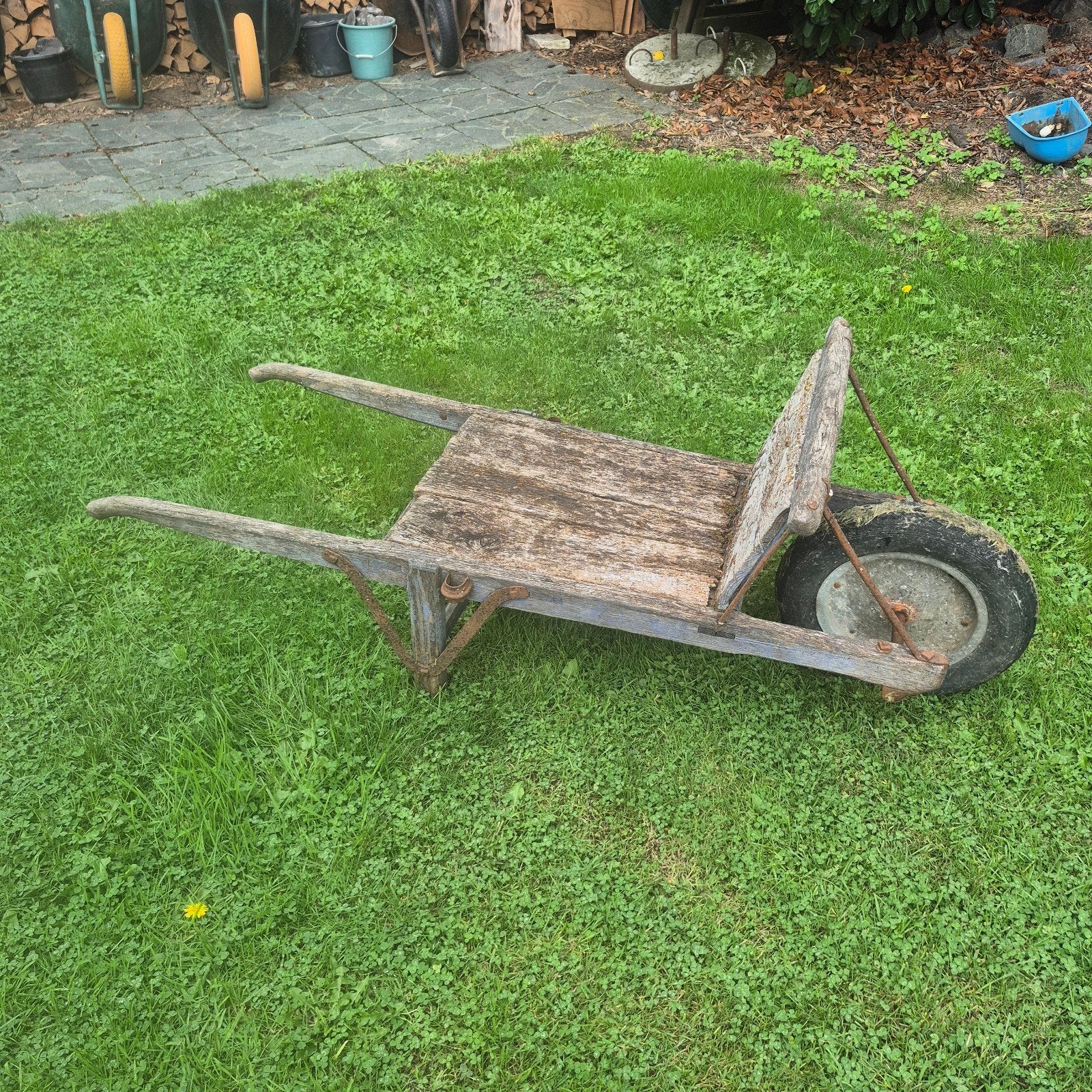Rustieke kruiwagen, Ophalen