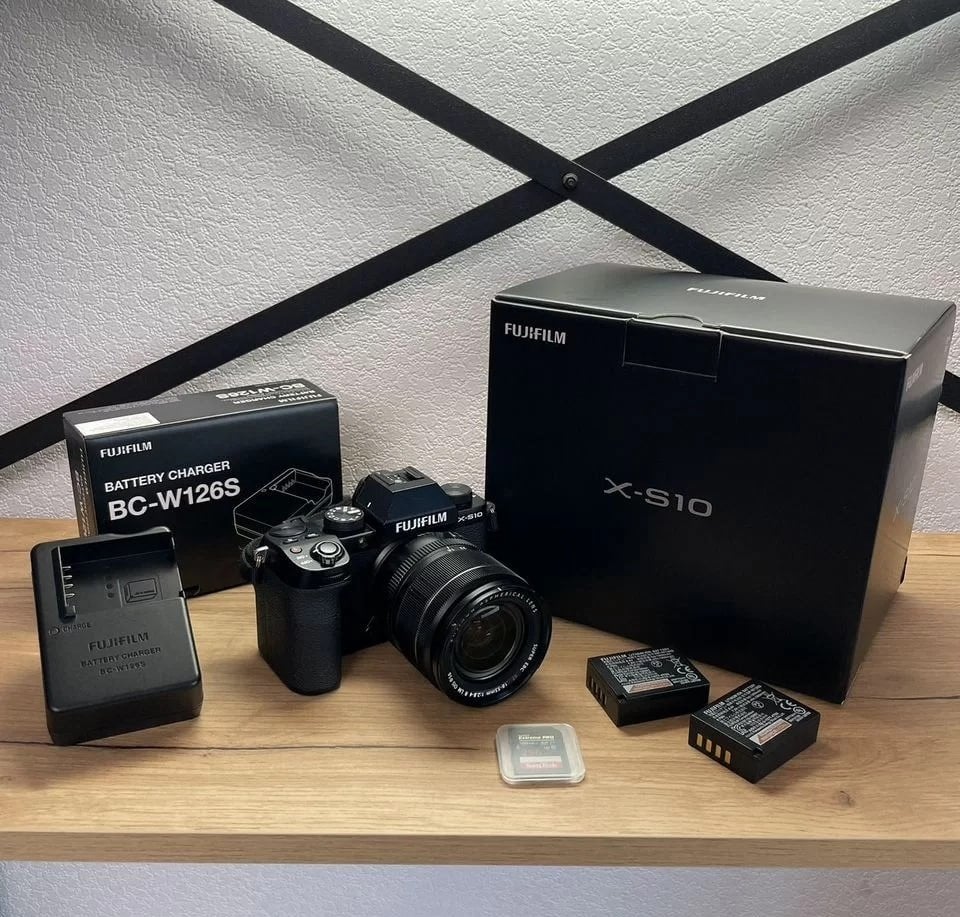 FujiFilm XS-10 kit 18-55 + 2 batterijen, Audio, Tv en Foto, Fotocamera's Digitaal, Ophalen of Verzenden, Zo goed als nieuw, Fujifilm