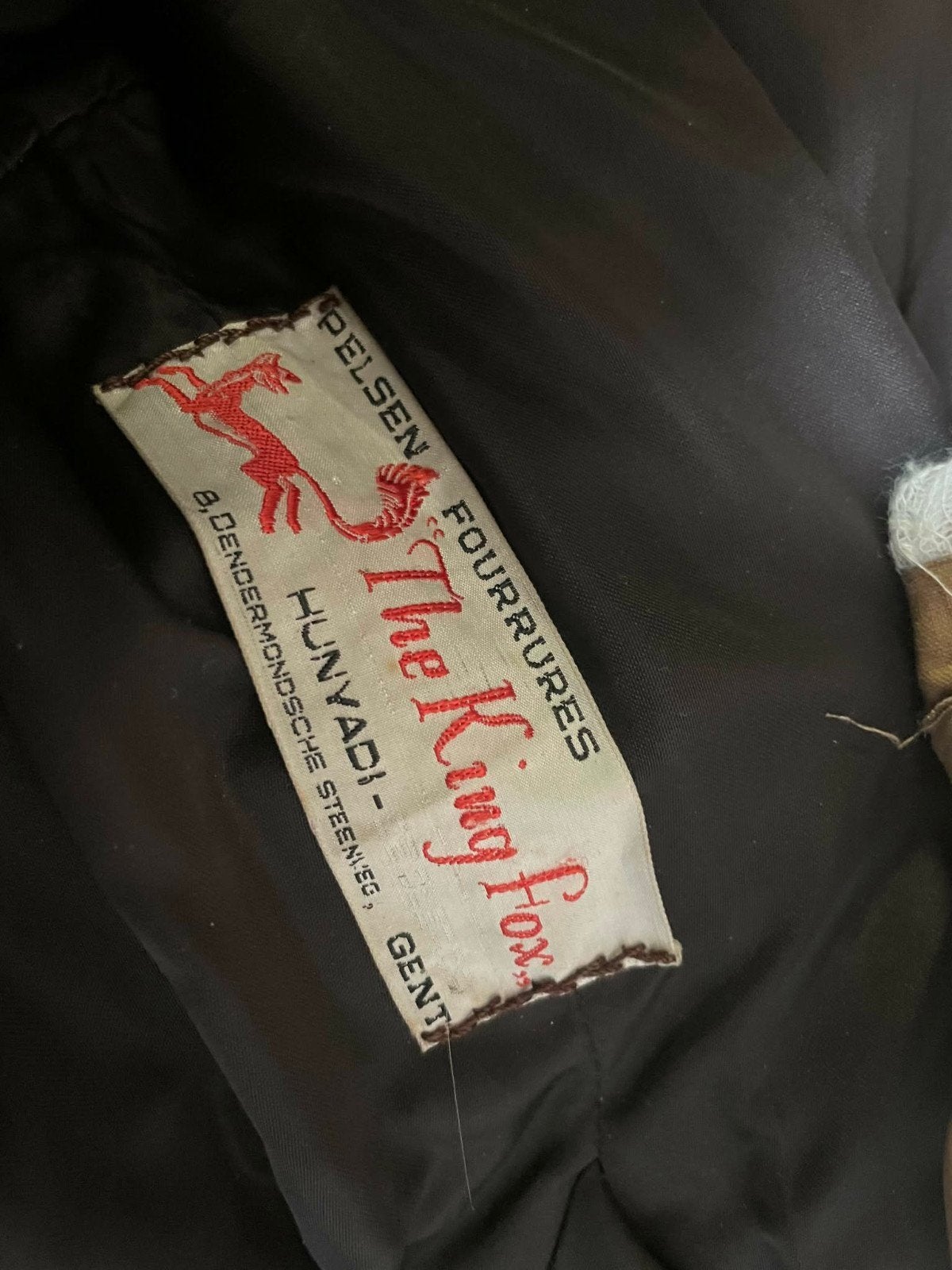 Bontjas nerts / muskusrat Pelsen Fourrures The King Fox Huny, Ophalen