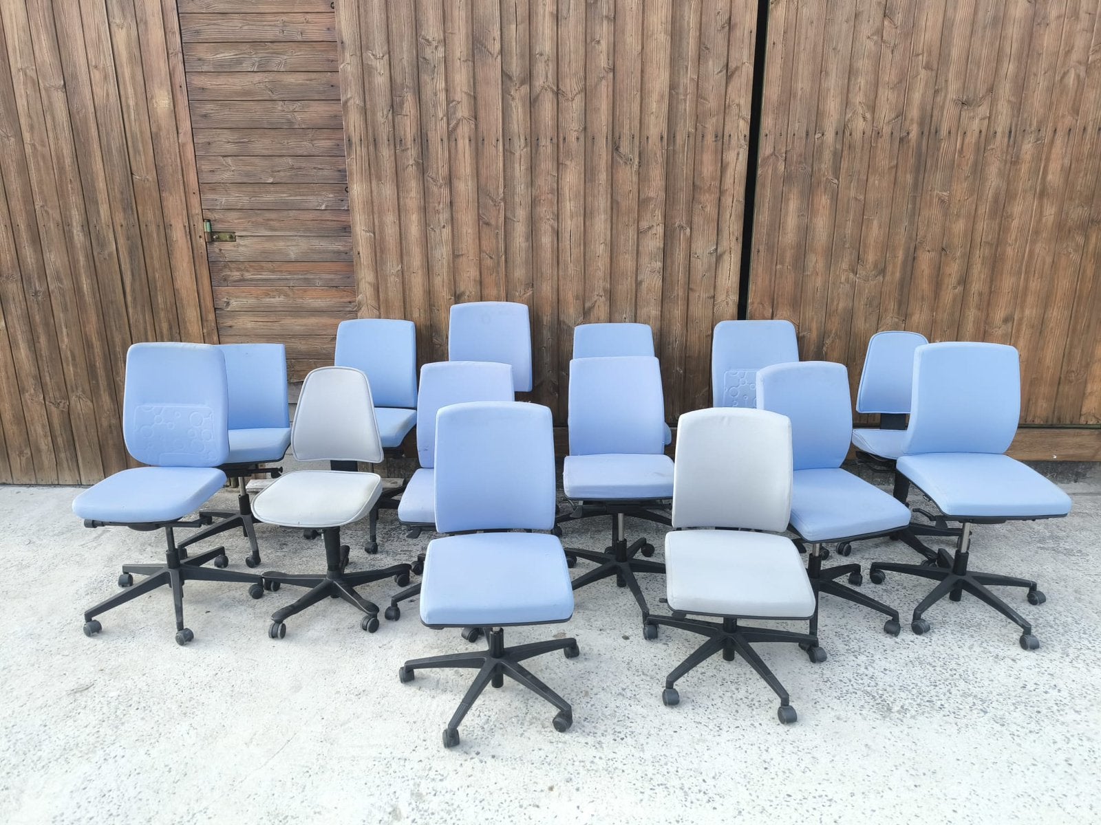 Chaises de bureau à roulettes – Tissu bleu – Occasion, Enlèvement, Comme neuf
