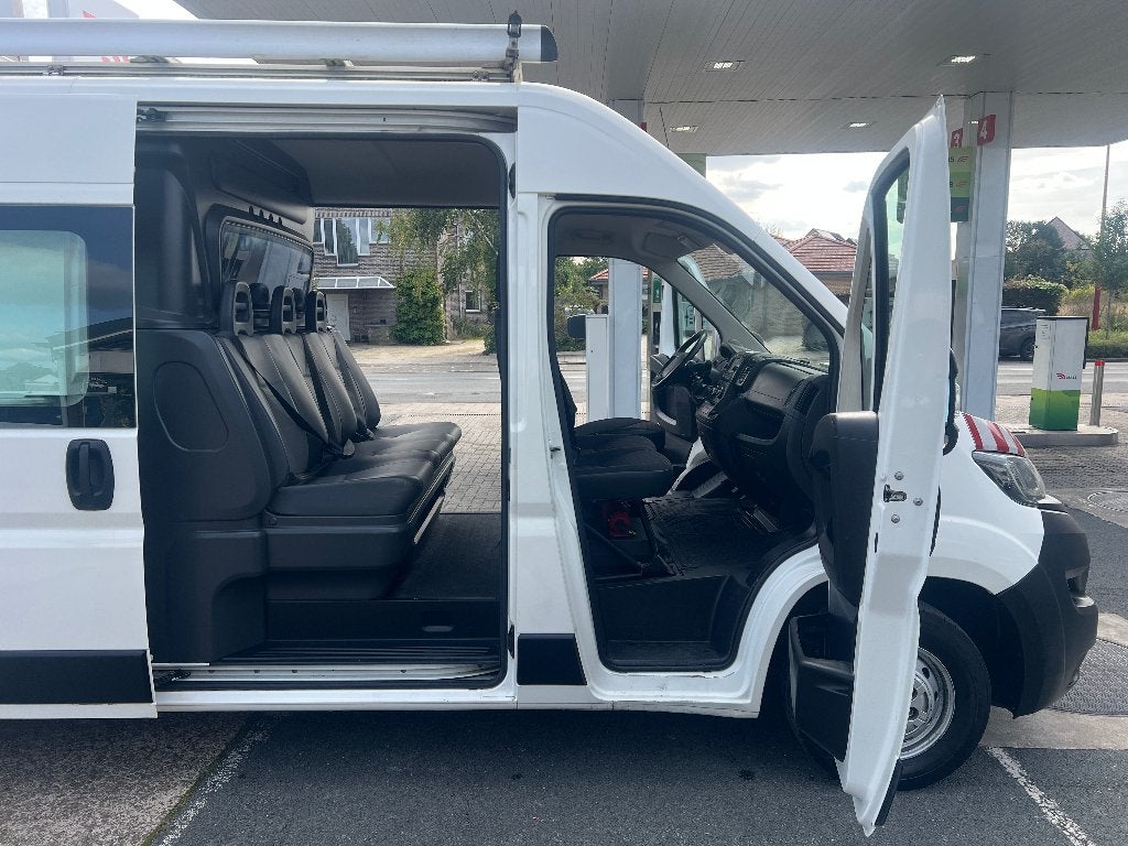 peugeot boxer 2.2 hdi//DUBBEL CABINE 5+1 pl/euro 6 di/15700+, Auto's, Voorwielaandrijving, Euro 6, 2500 kg, Wit