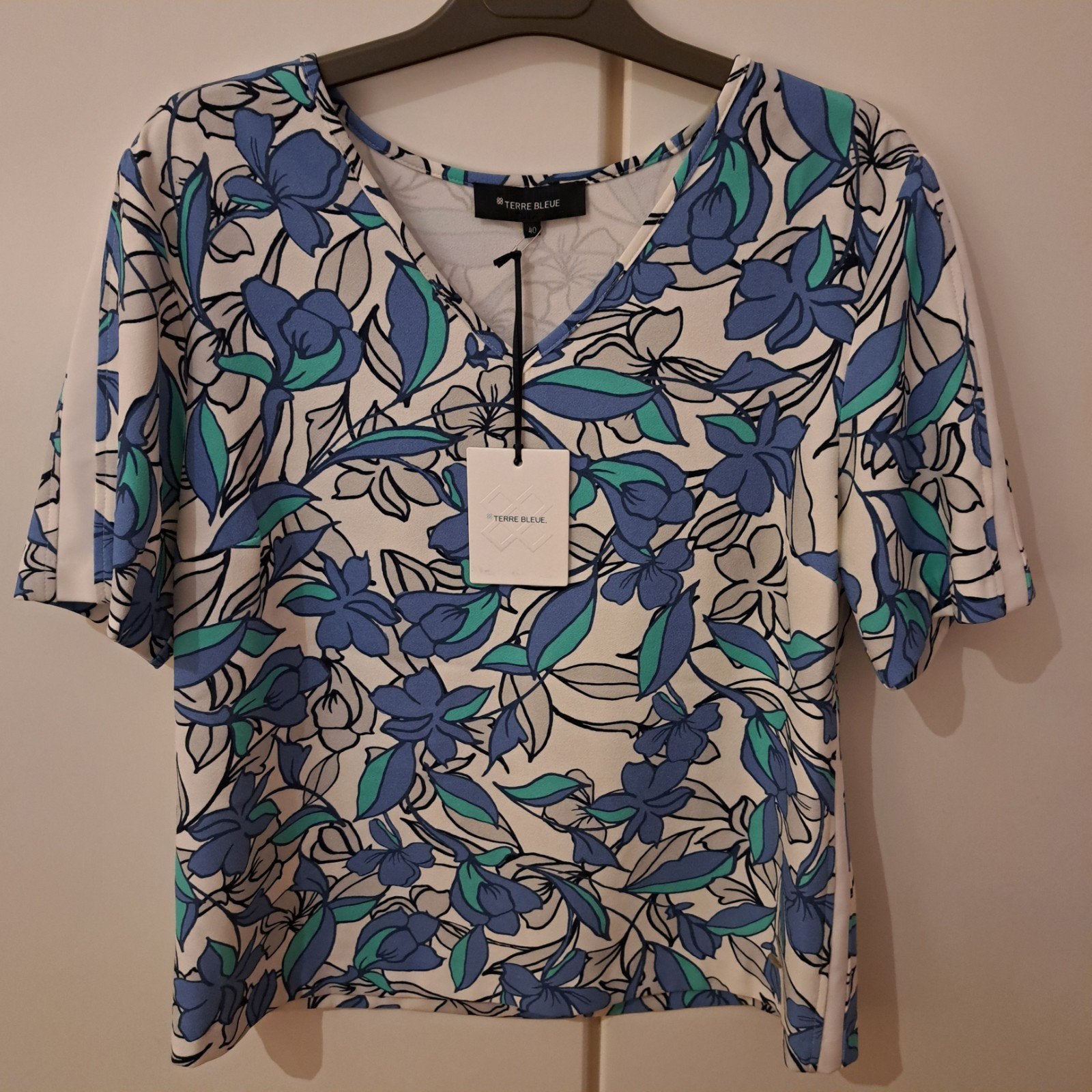 Terre Bleue bloemenbloese mt 40 Nieuw, Kleding | Dames, Topjes, Ophalen of Verzenden, Nieuw, Maat 38/40 (M), Korte mouw