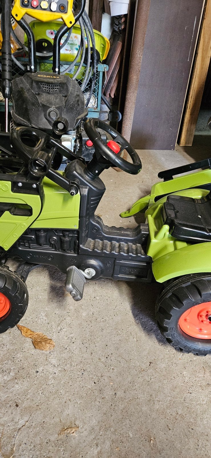 Tracteur à pédale, Enlèvement