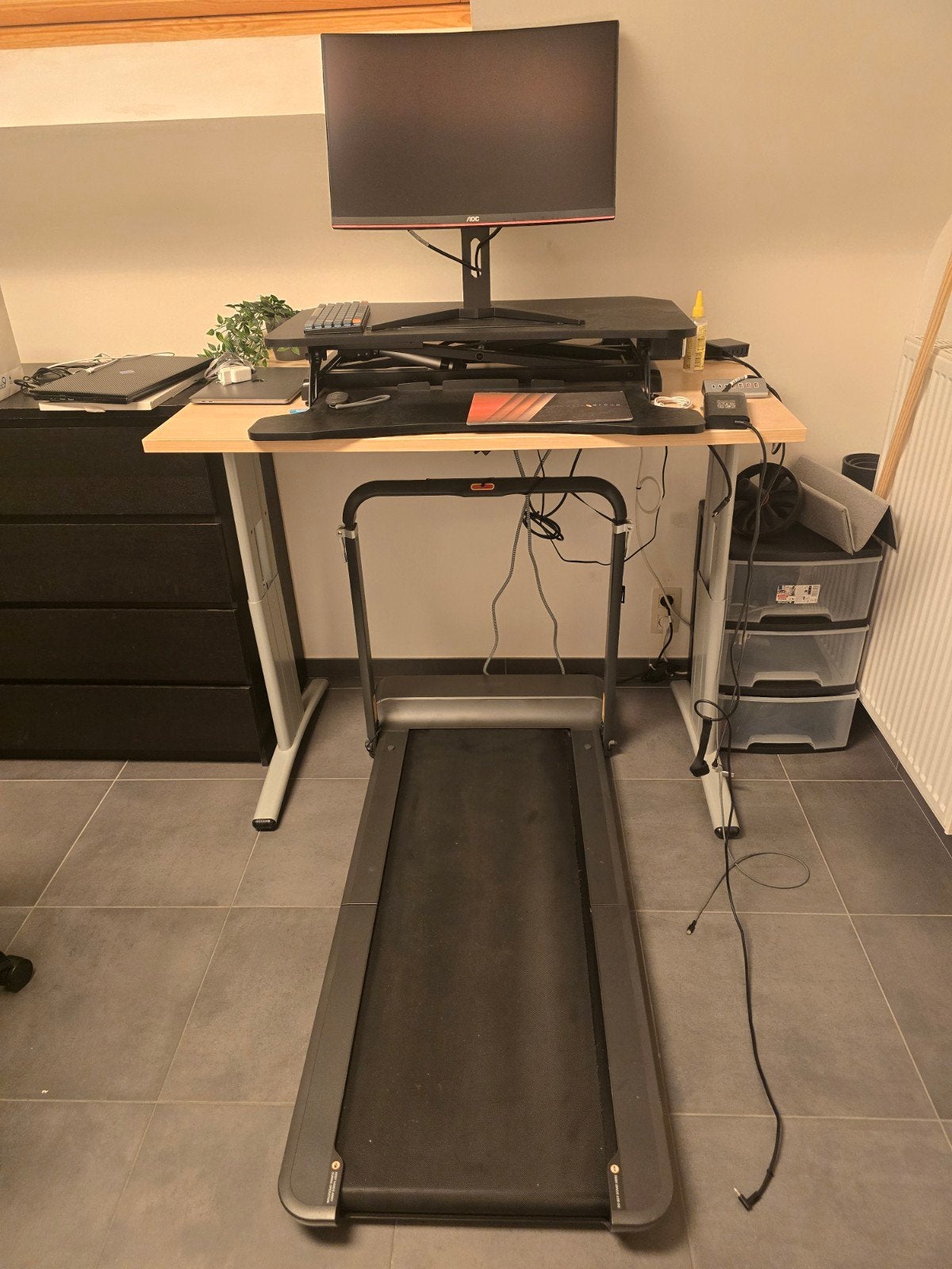 Bureau debout et de marche complet : tapis roulant + bureau, Enlèvement, Réglable en hauteur, Comme neuf, Bureau debout
