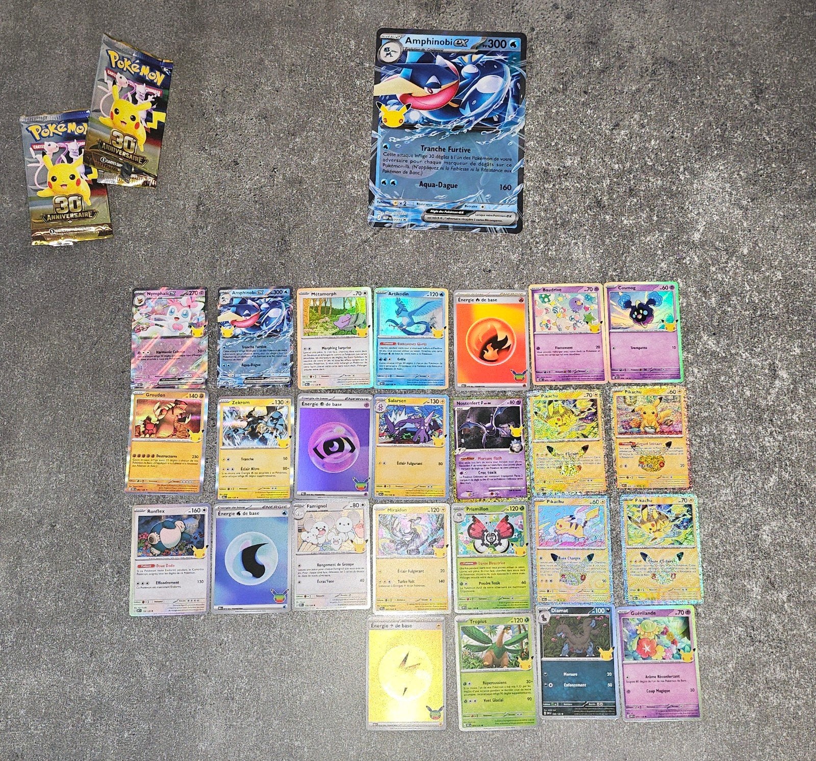 A vendre lot de carte Pokémon 30 ans ouverture du coffret, Enlèvement ou Envoi