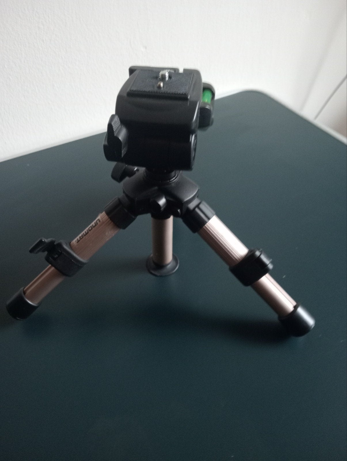 Tafel statief unomat TT 10, TV, Hi-fi & Vidéo, Photo | Trépieds & Rotules, Enlèvement ou Envoi, Comme neuf, Autres marques, Stabilisation sur 3 axes