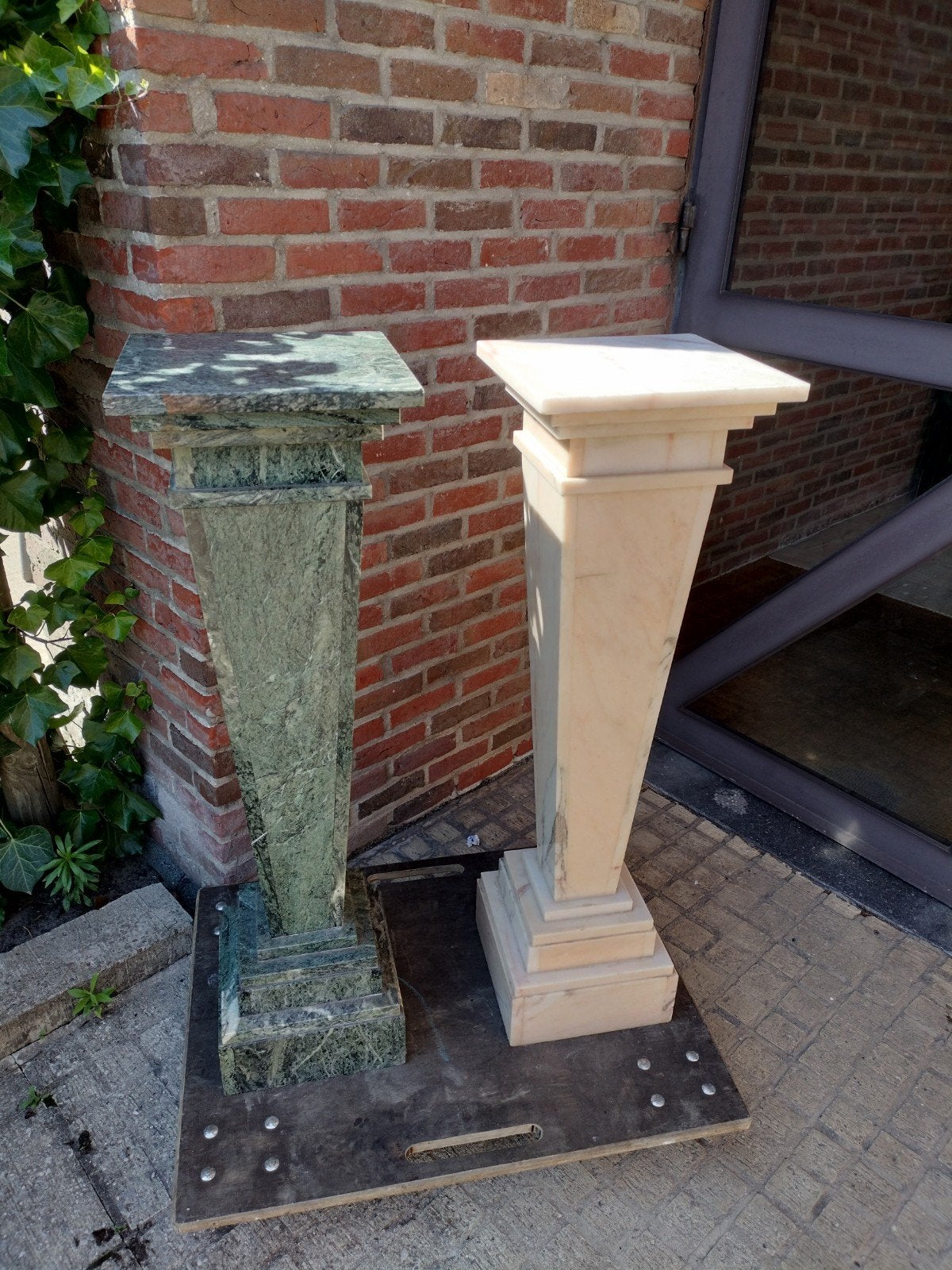 2 marmer zuilen, Enlèvement