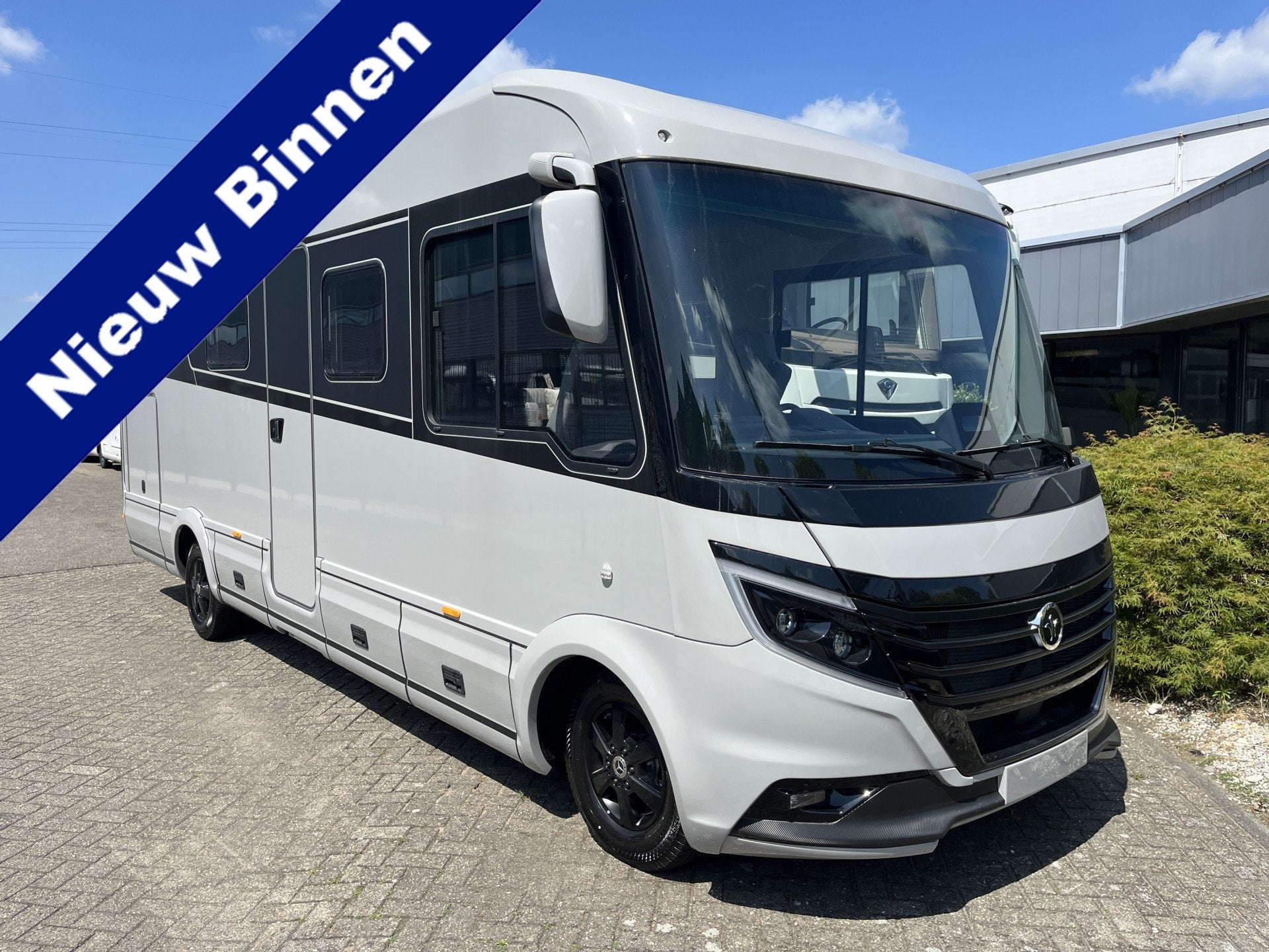 Niesmann+Bischoff Arto 78E Mercedes Grijs Met Hefbed, Jusqu'à 4, Niesmann+Bischoff, Diesel, Automatique