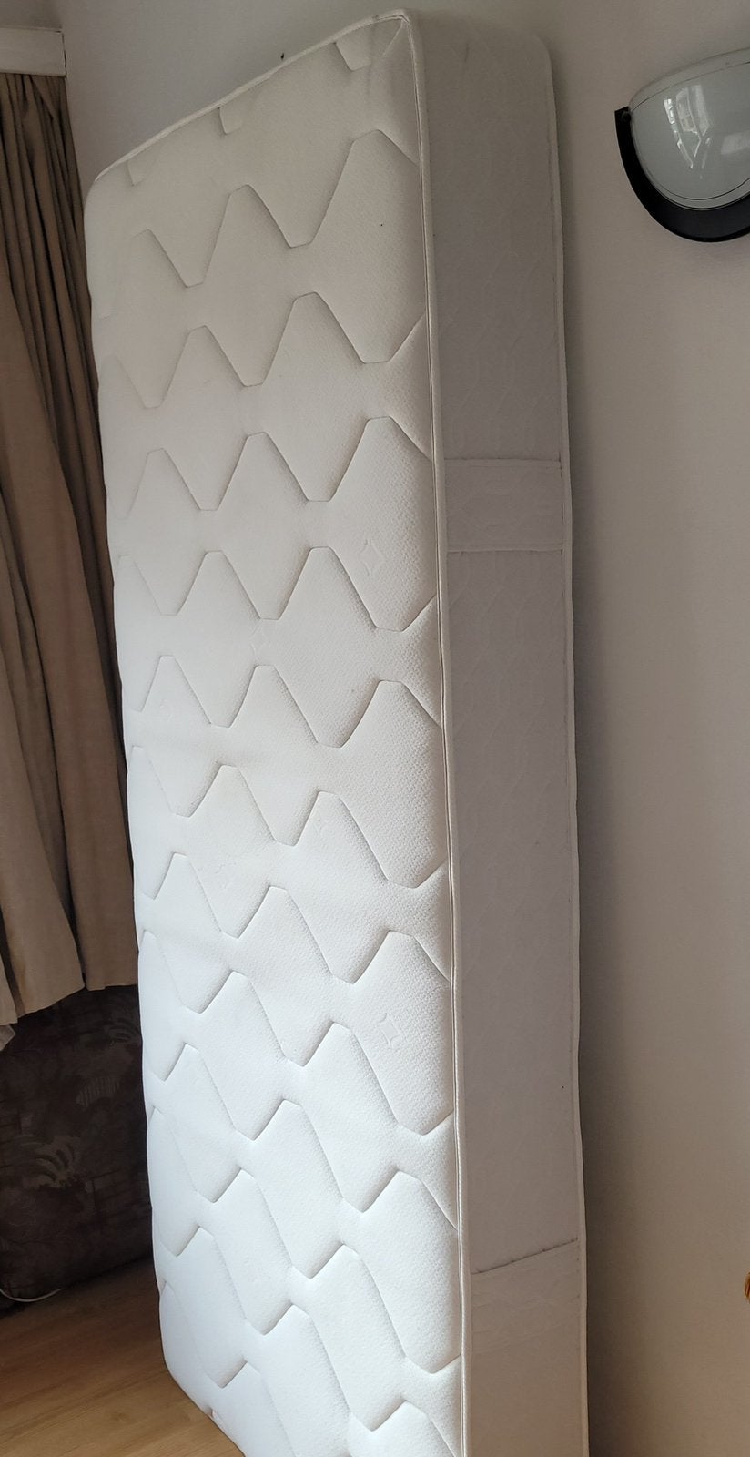 Superbe matelas Roi du Matelas ressorts ensachés 90/200 neuf, Enlèvement, Comme neuf