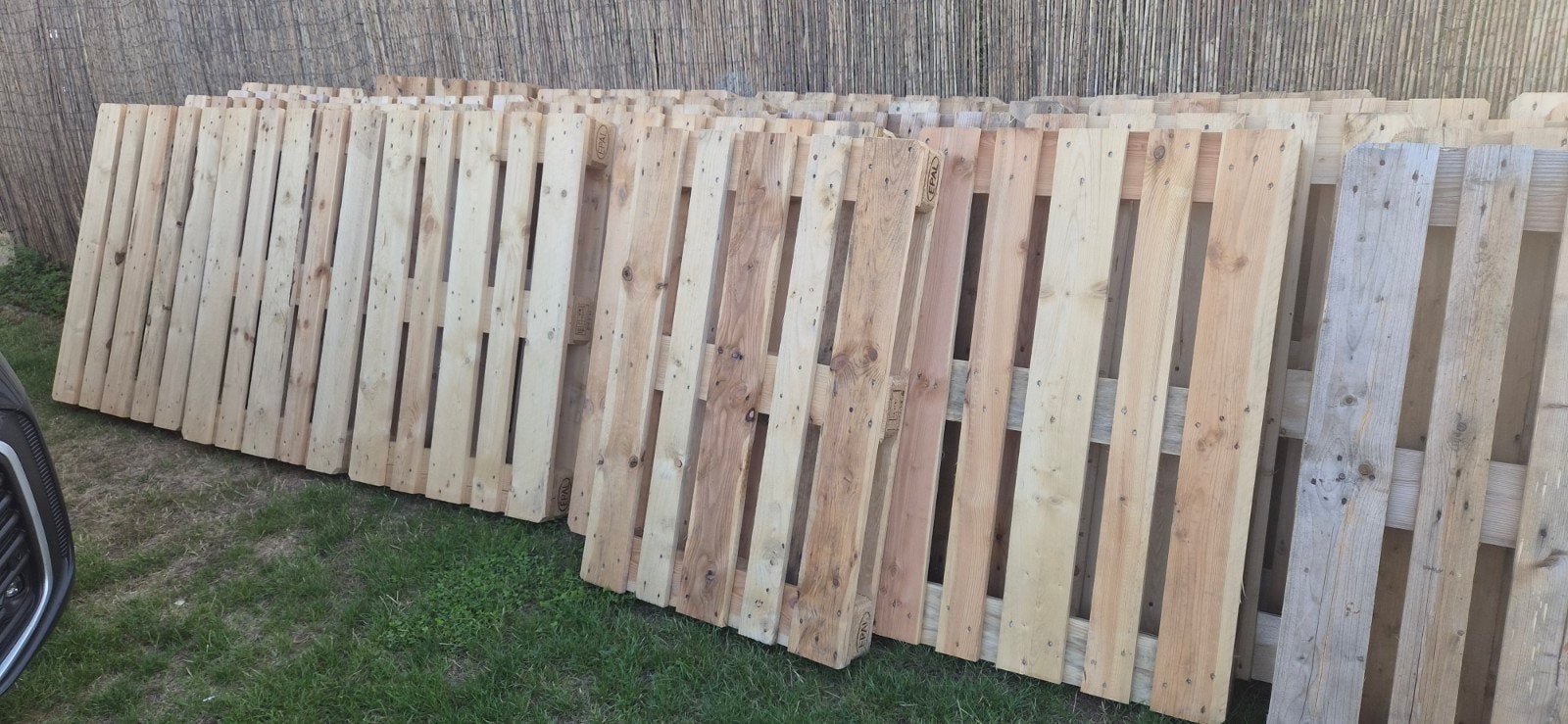 Palettes euro à l'état neuf. Parfait pour un salon ou un som, Bricolage & Construction, Bois & Planches, Enlèvement