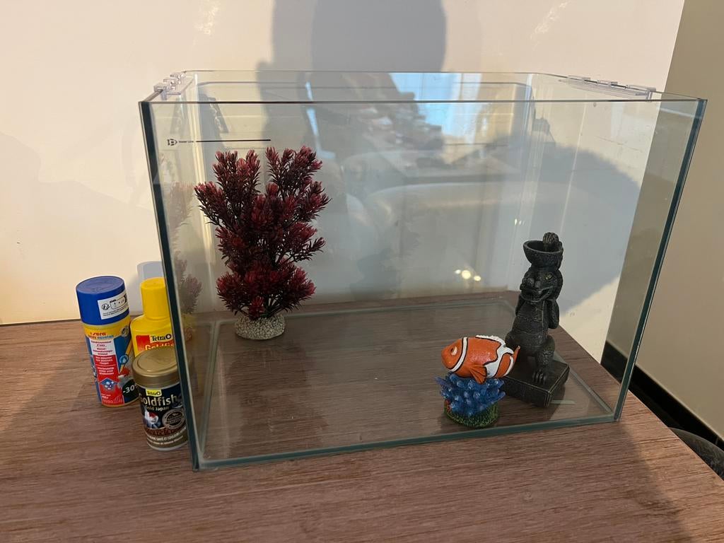 Nieuwstaat 30 liter met toebehoren, gekocht 23-03, Dieren en Toebehoren, Vissen | Aquaria en Toebehoren, Ophalen, Zo goed als nieuw