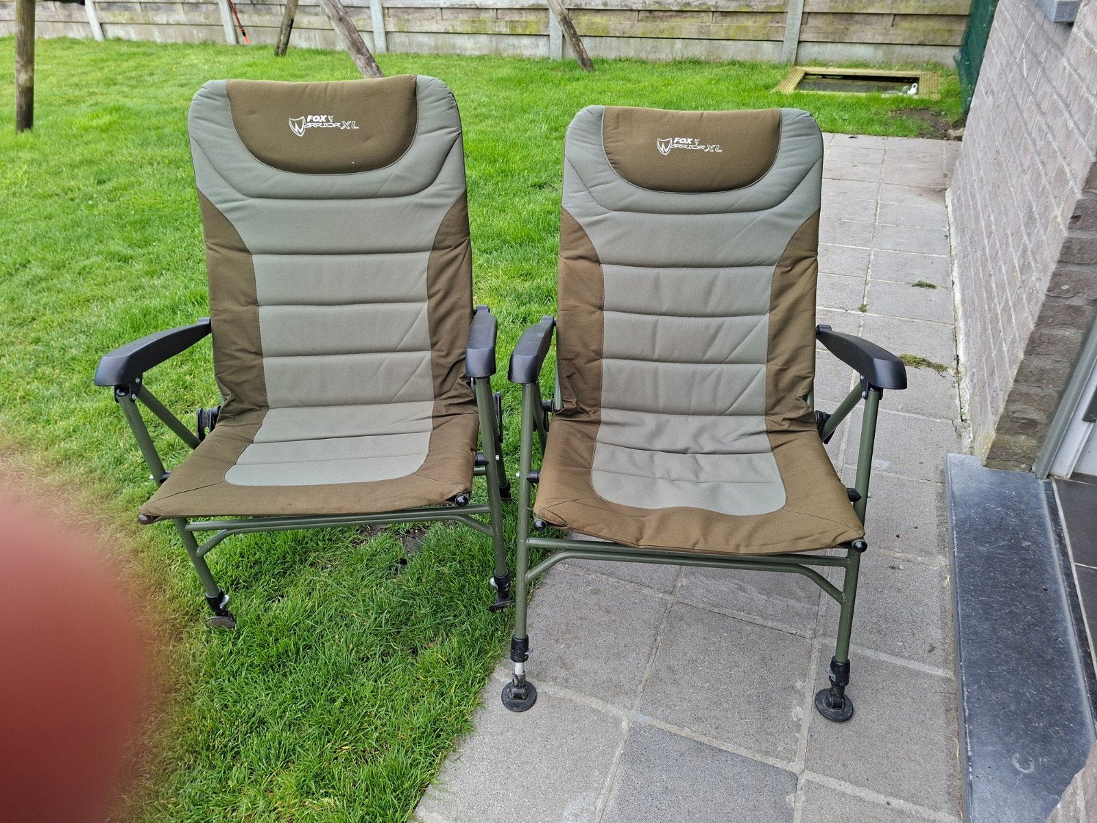 2 stuks xl stoelen met leuning, Ophalen